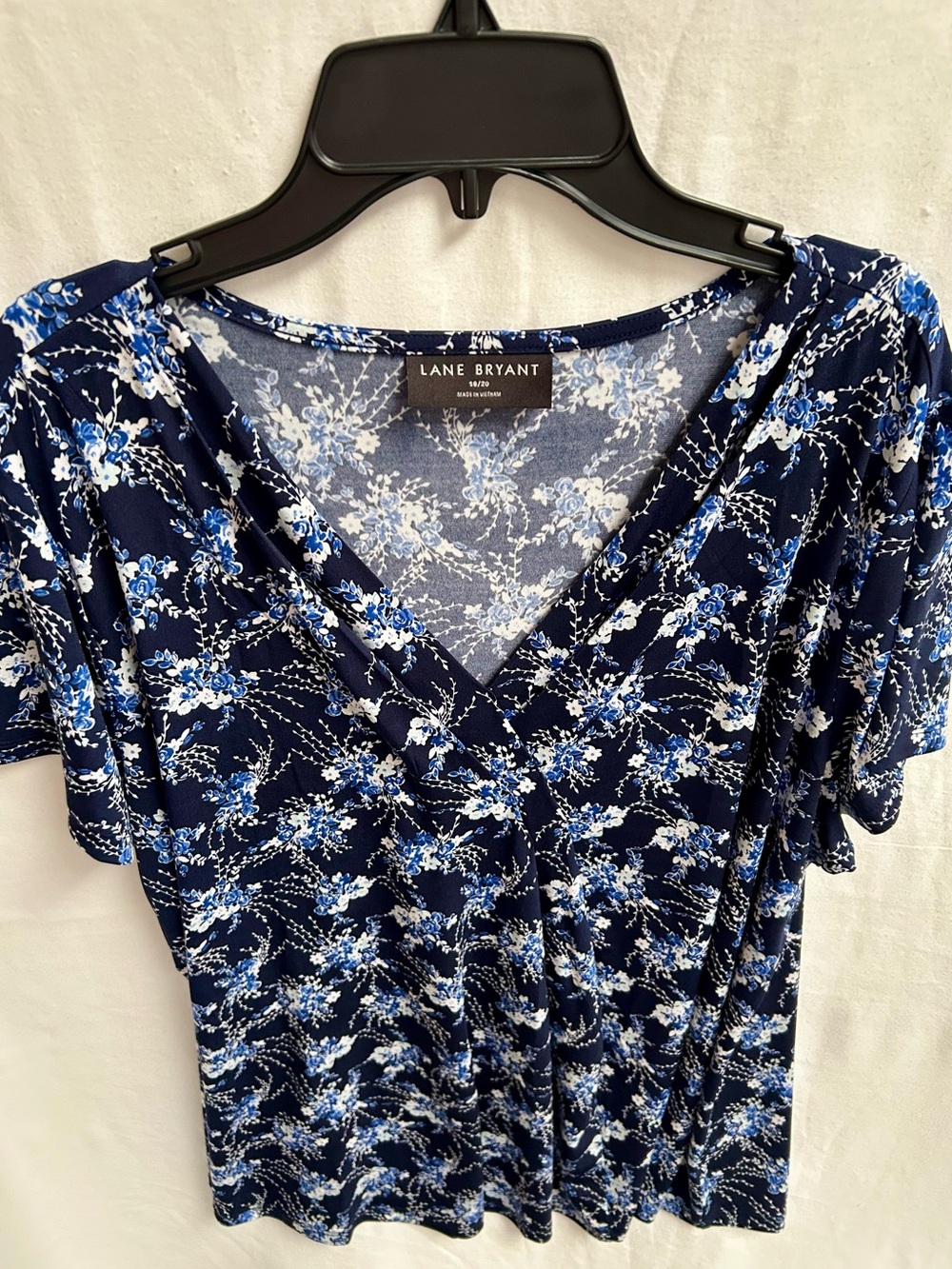 LANE BRYANT NAVY SURPLICE TOP, PLUS SIZE 18/20